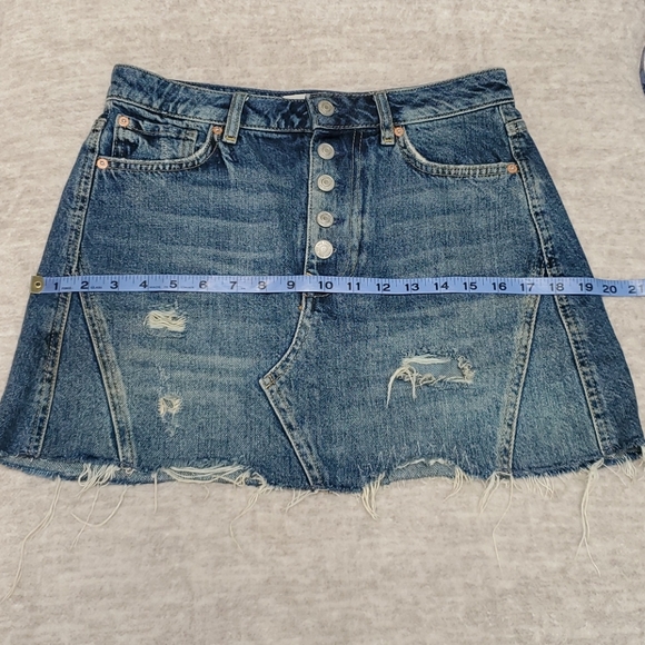 NEW! Free People Destroyed Denim A-Line Mini Skirt Sz. 27 - Picture 7 of 9